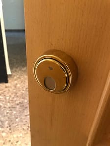 reforzar puertas de madera