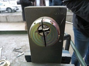 cerraduras con ataques violentos de radial cerraduras con ataques violentos de radial