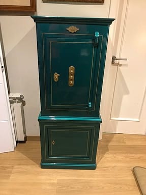 Restaurar cajas fuertes antiguas del siglo pasado